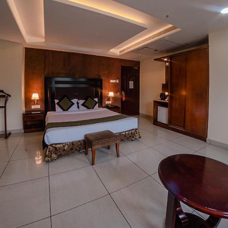 Hotel Gateway Grandeur Guwahati Eksteriør bilde