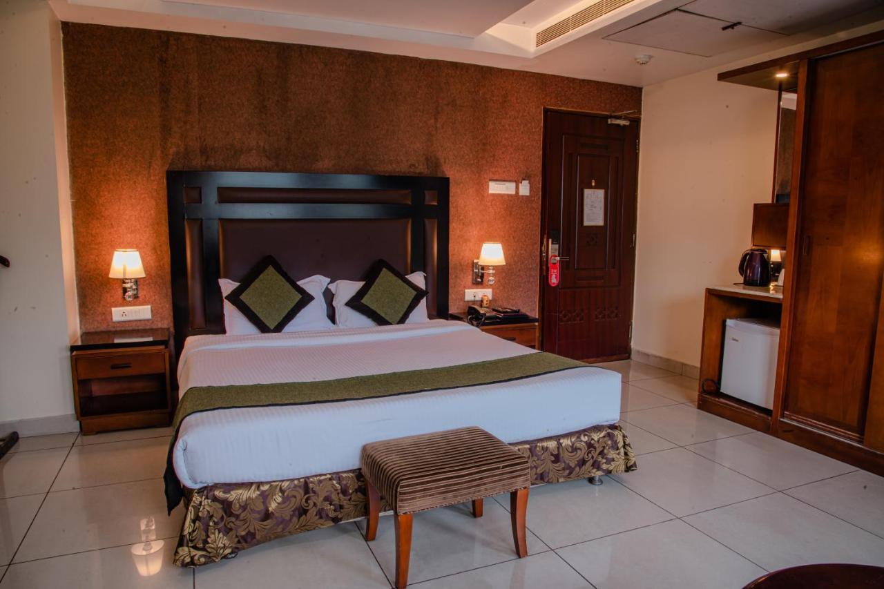 Hotel Gateway Grandeur Guwahati Eksteriør bilde